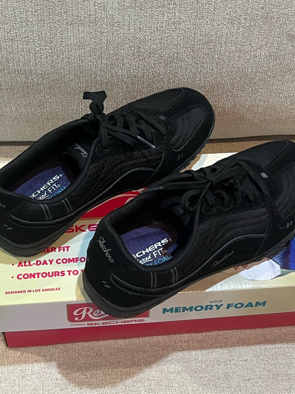 Skechers Relaxed Fit Memory Foam Sneakers Size 9.5
